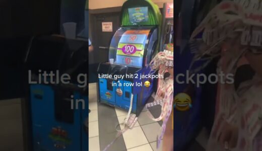 Kid hits Jackpot TWICE 🔥 #shorts (via easymoneylucero03)