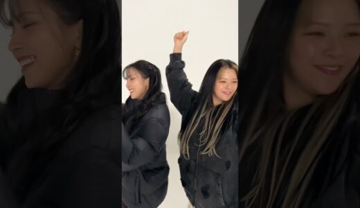 Vibing to TWICE songs with your bestie be like 👯🪩